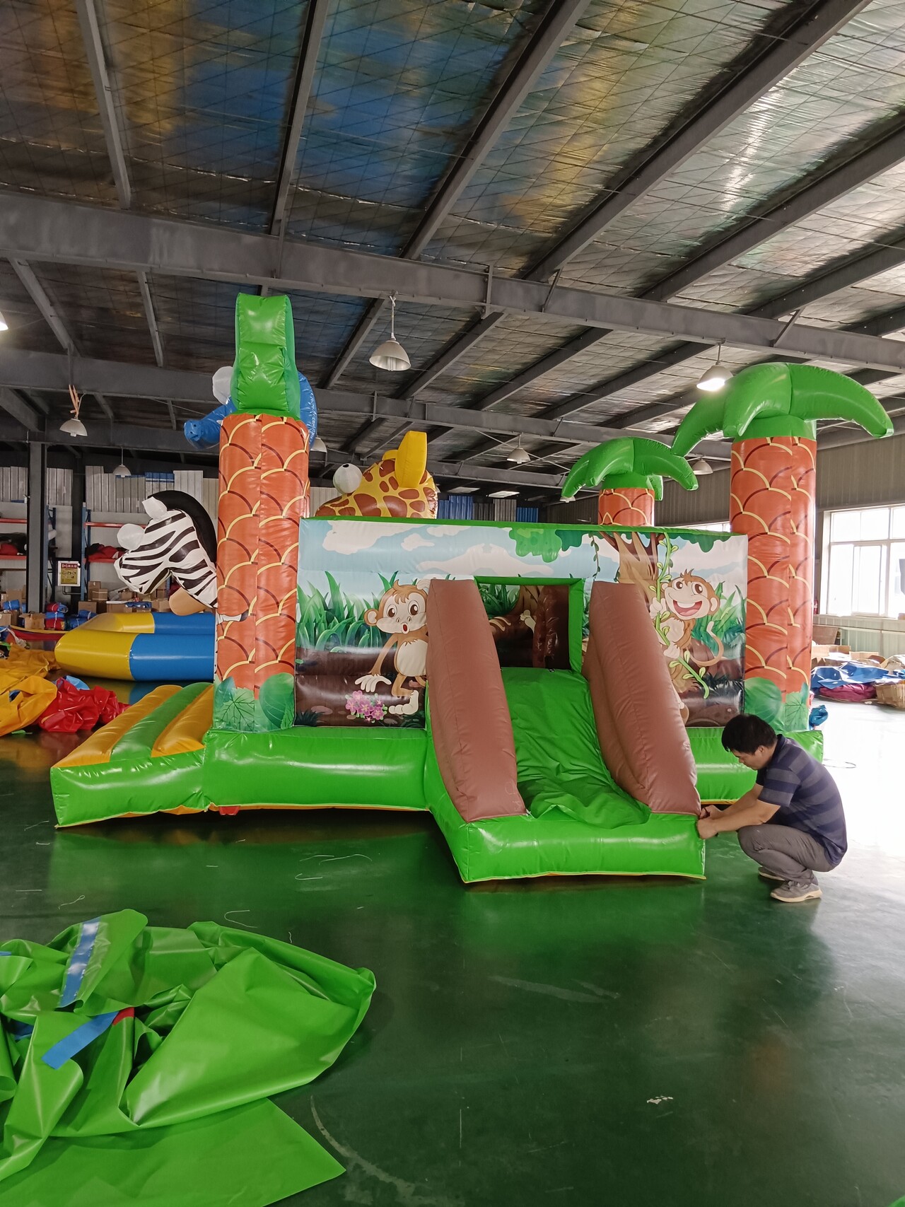Animal design inflatable bounce castle 5x5m